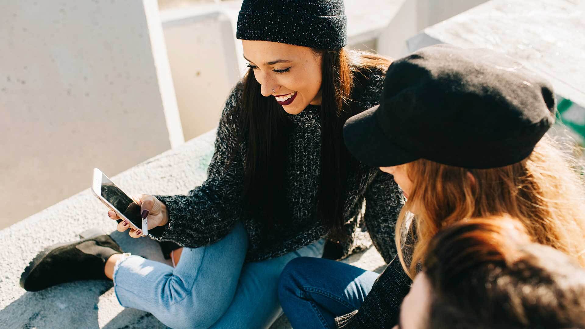 Digital Dating, Teenagers & the Law